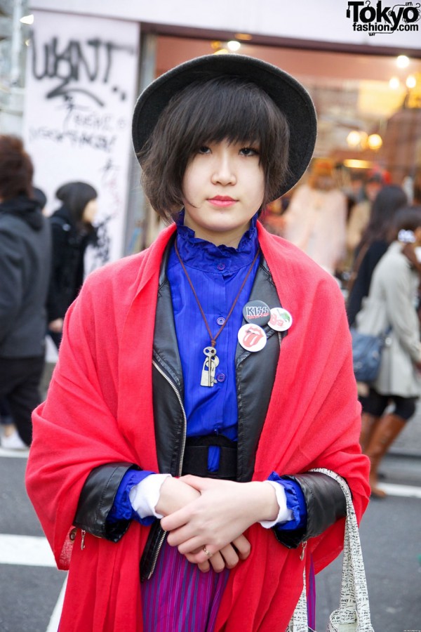 Seven blouse & red shawl