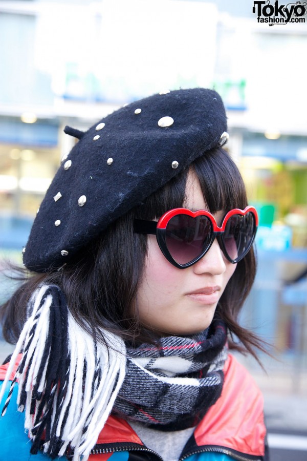 Heart sunglasses & black beret