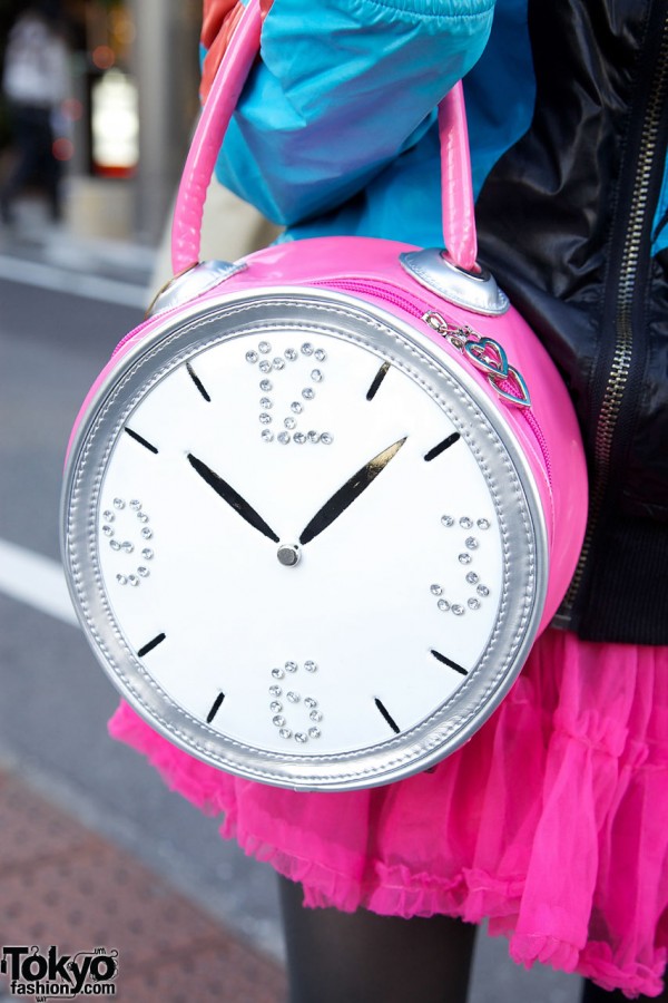 Body Line clock purse