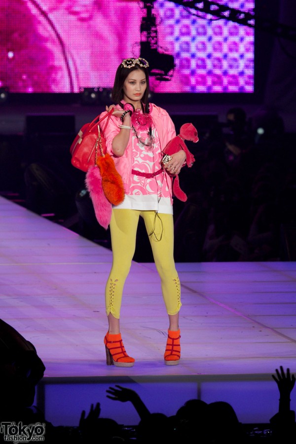 Yves saint Laurent at Tokyo Girls Collection