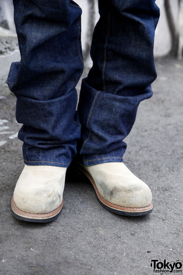 Baggie jeans & suede shoes