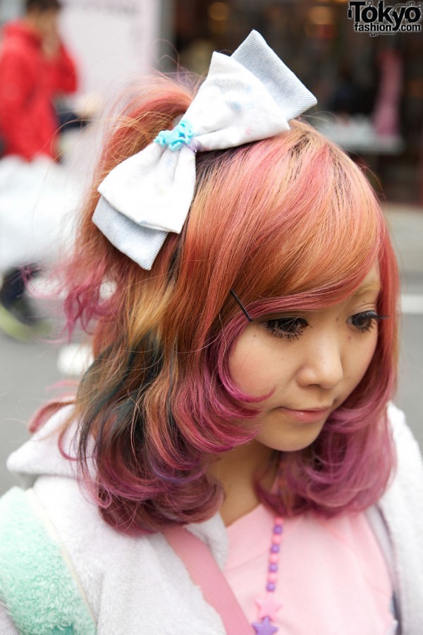 Red & pink hair with bow