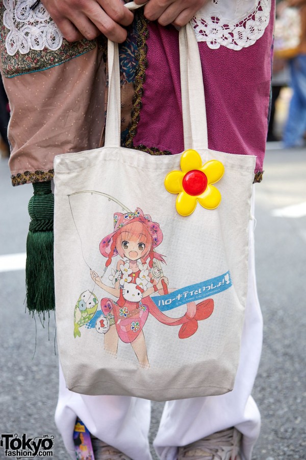 Hello Kitty bag & retro daisy pin