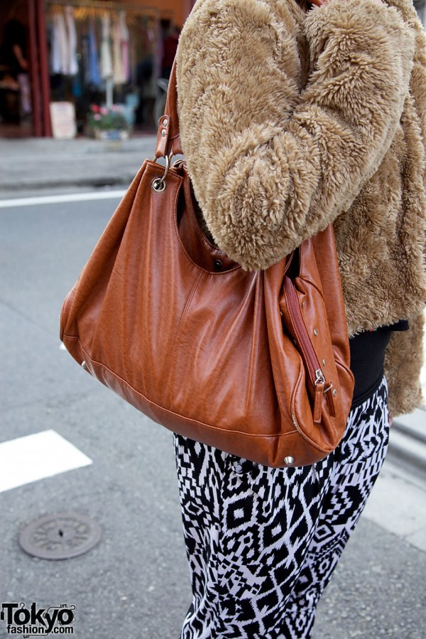 Tan leather shoulder bag