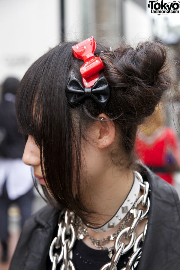 Hair bun & plastic bows