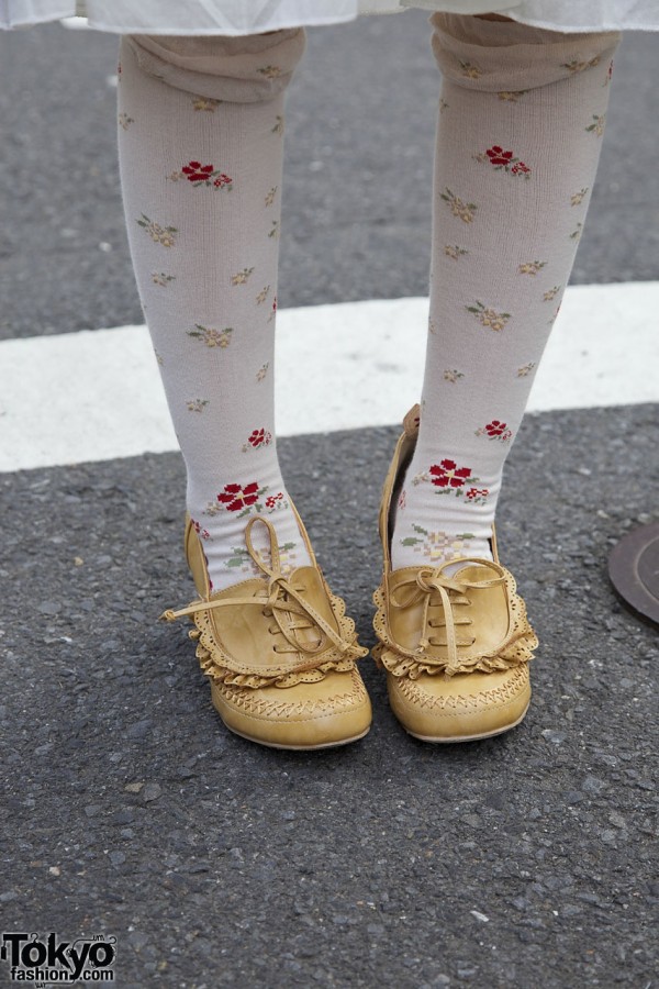 Harajuku oxfords embellished with lace & topstiching