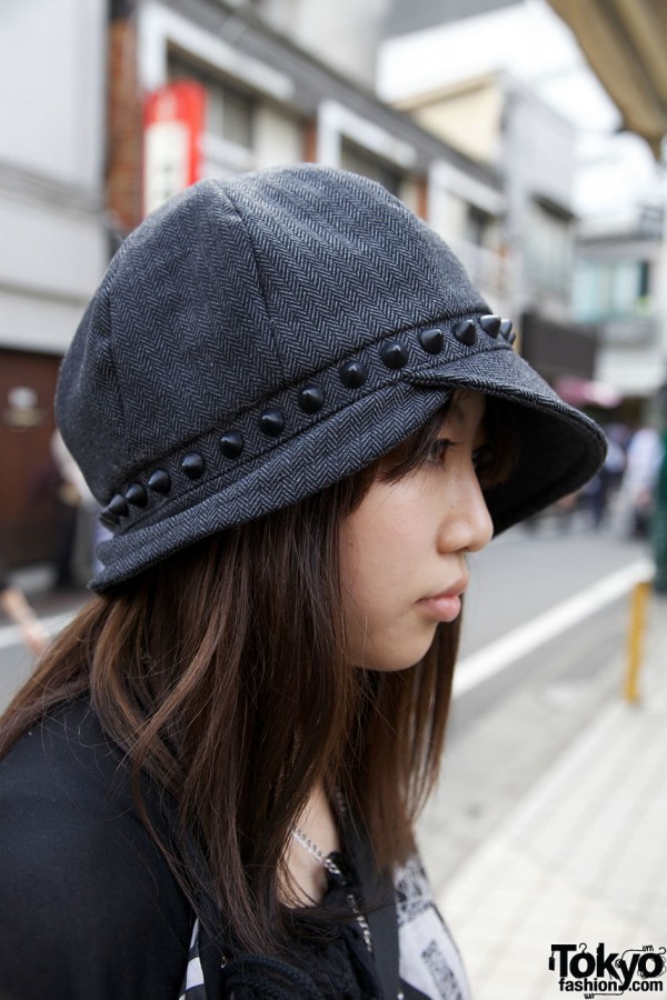 Japanese girl w/ studded tweed hat