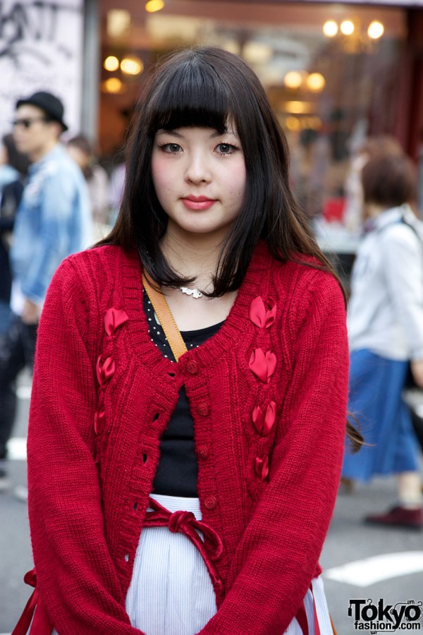 Red cable sweater in Harajuku