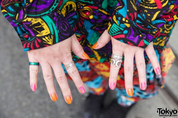 Pink & orange nails w/ silver rings