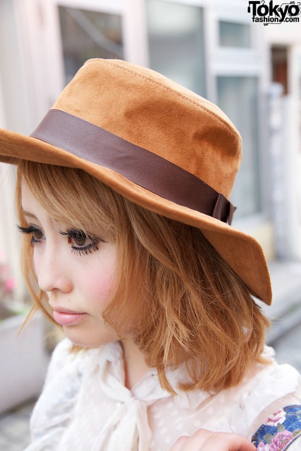 Retro brimmed hat in Harajuku