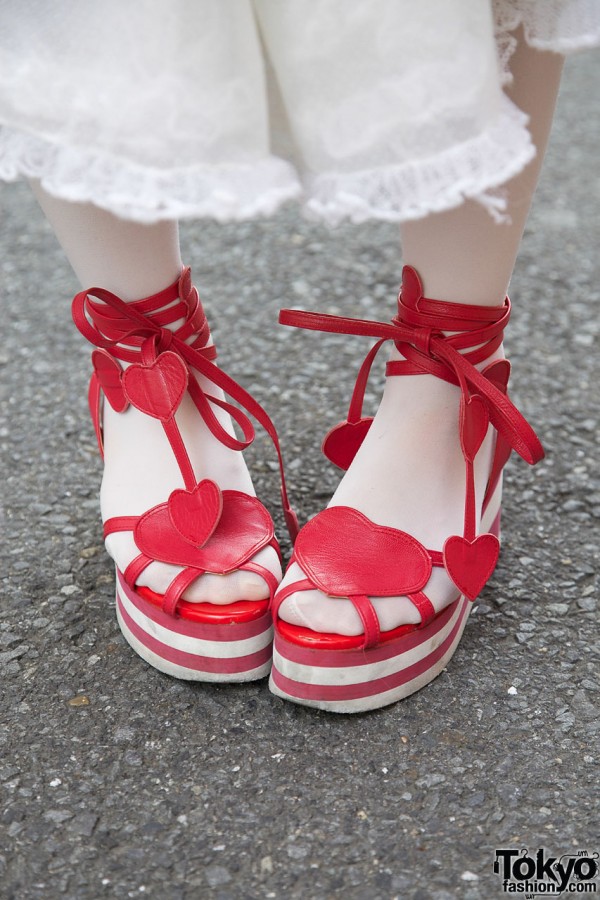 Red heart platforms from Milk