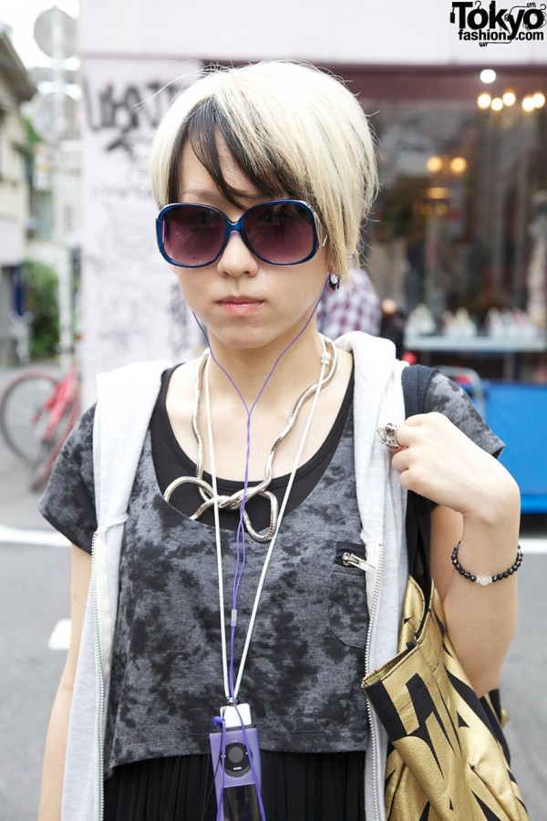 Large sunglasses & silver coil necklace