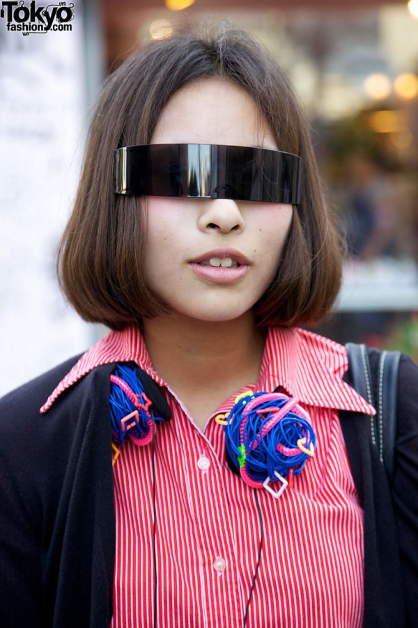 Cool eye shades & headphones w/ blue wire