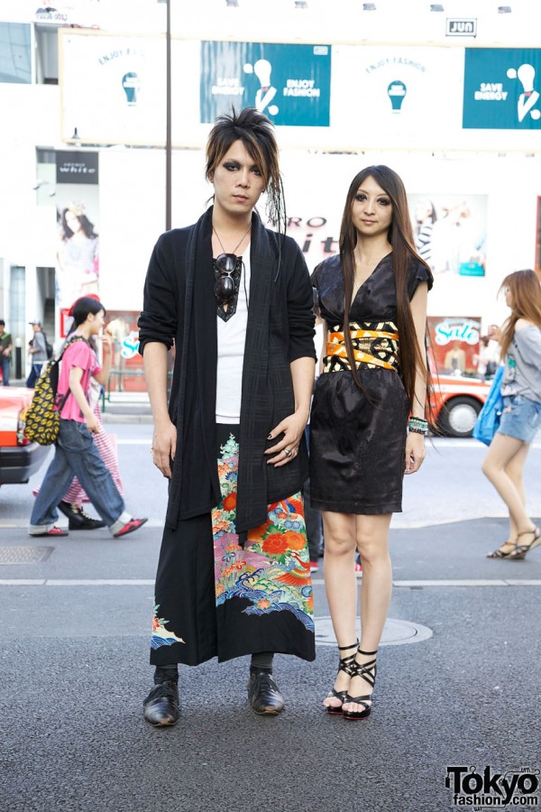 Traditional x Gothic Japanese Street Fashion