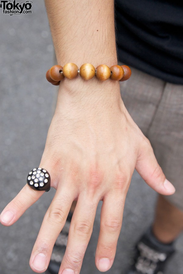 Plastic & rhinestone ring w/ wooden bead bracelet