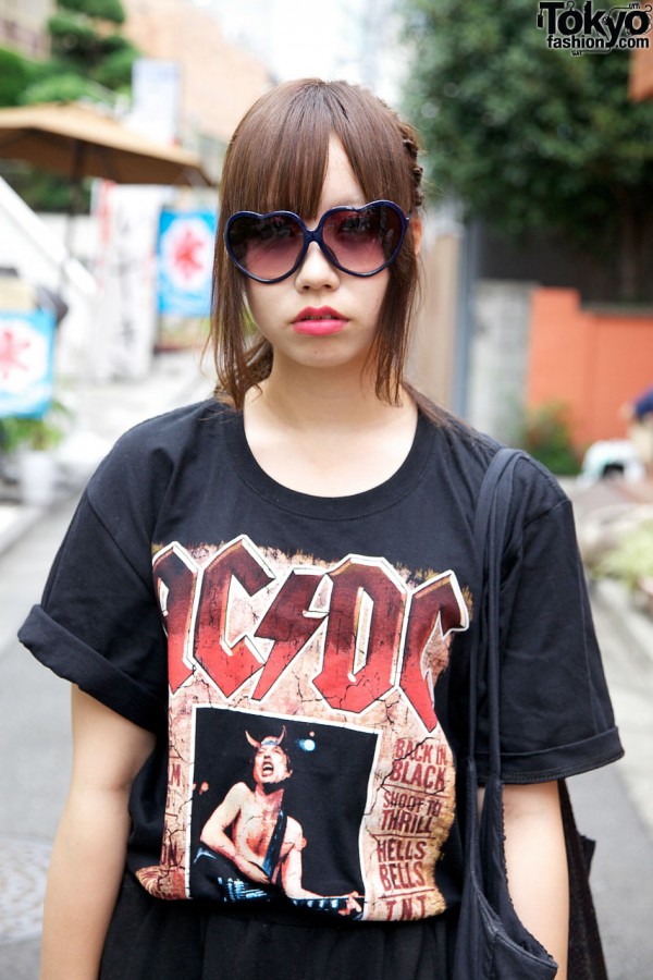 Heart sunglasses & heavy metal top from Julio