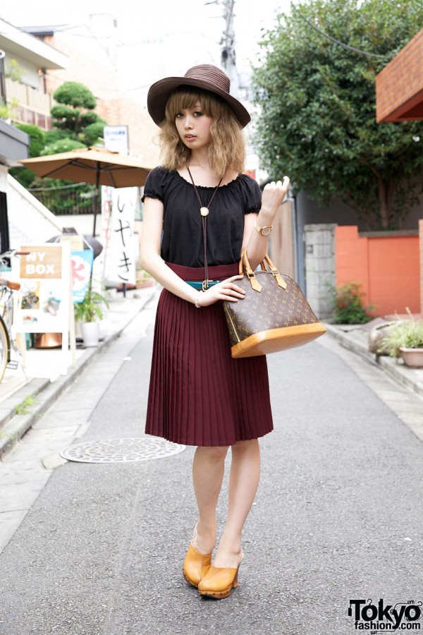 Stylish Girl’s Wide-Brimmed Hat, Peasant Top & American Apparel Skirt