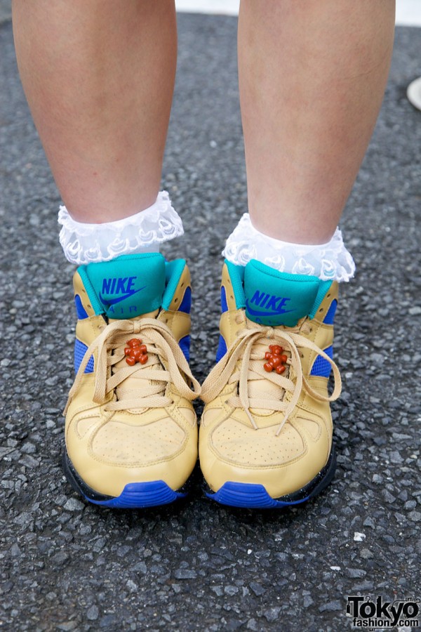 Ruffled socks & Nike Air Escape sneakers
