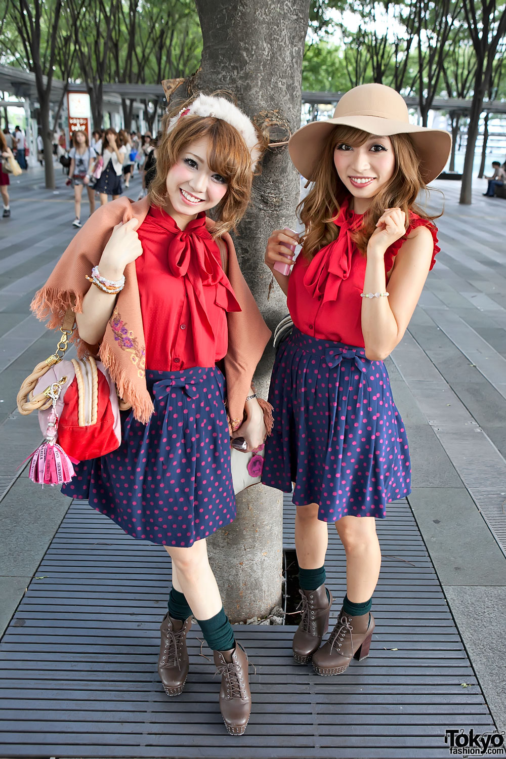 Tokyo girls : source http://bit.ly/13PDz3Y