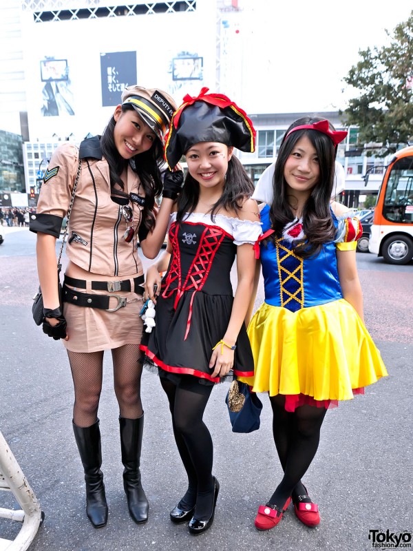 Japanese Girls in Cute Halloween Costumes