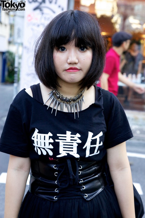 Kanji t-shrit & spike necklace in Harajuku