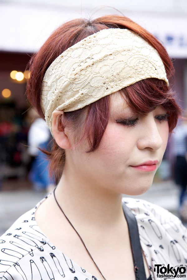Auburn hair & wide lace headband in Harajuku