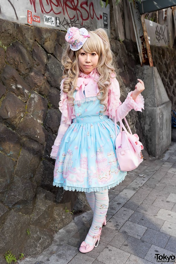 Japanese Sweet Lolita in Angelic Pretty