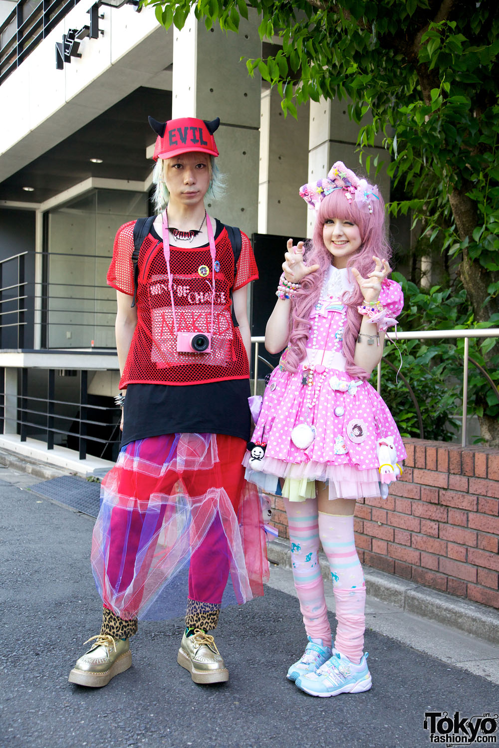 http://tokyofashion.com/wp-content/uploads/2012/06/Harajuku-Fashion-Walk-Street-Snaps-10-2012-001.jpg