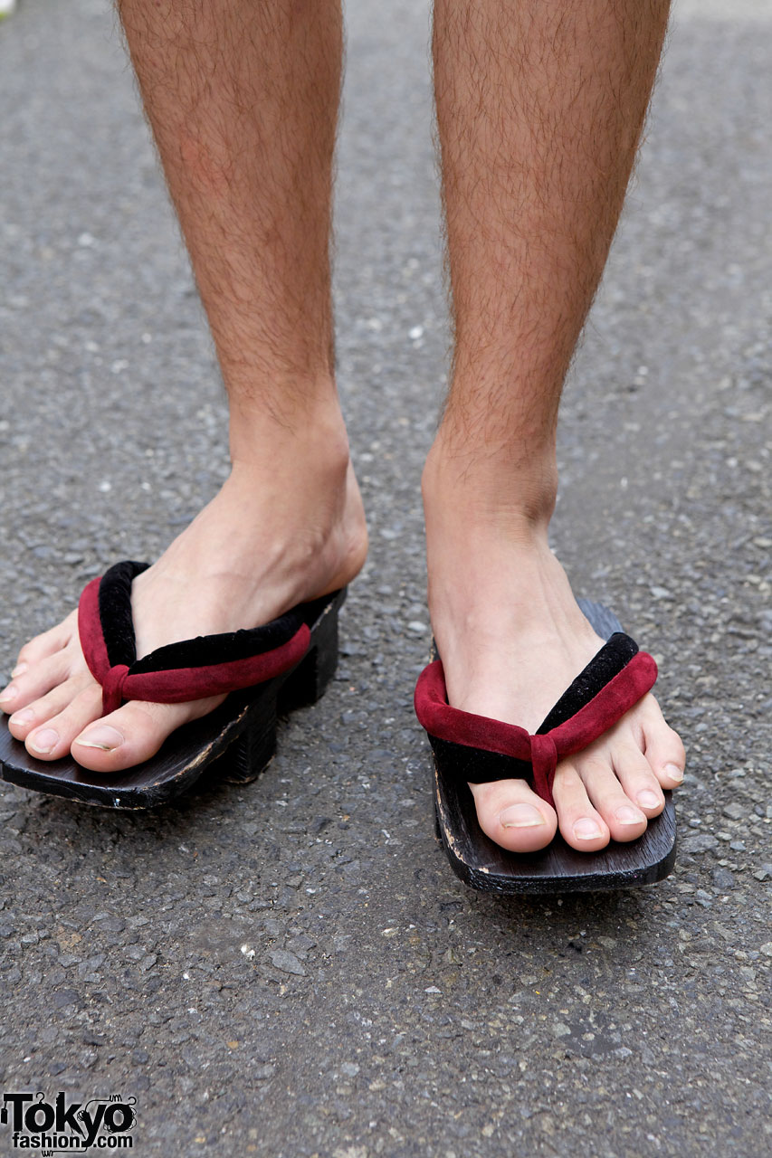 Displaying 20 Images For - Traditional Japanese Sandals Men...