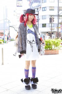 Boy Hat & Jeremy Scott Adidas Monkey Sneakers