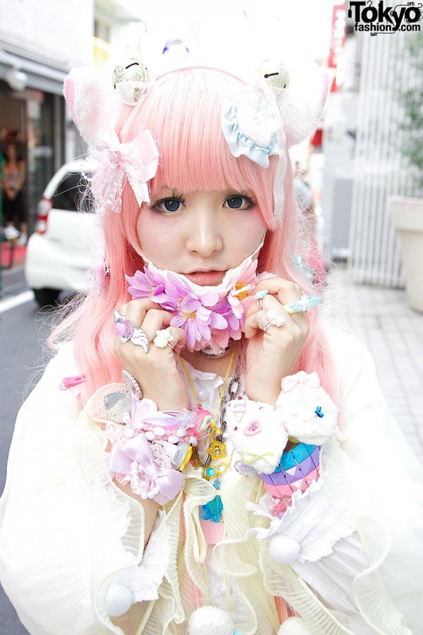 Cat Ears, Pink Hair, Flowers, Hello Kitty & Angelic Pretty in Harajuku