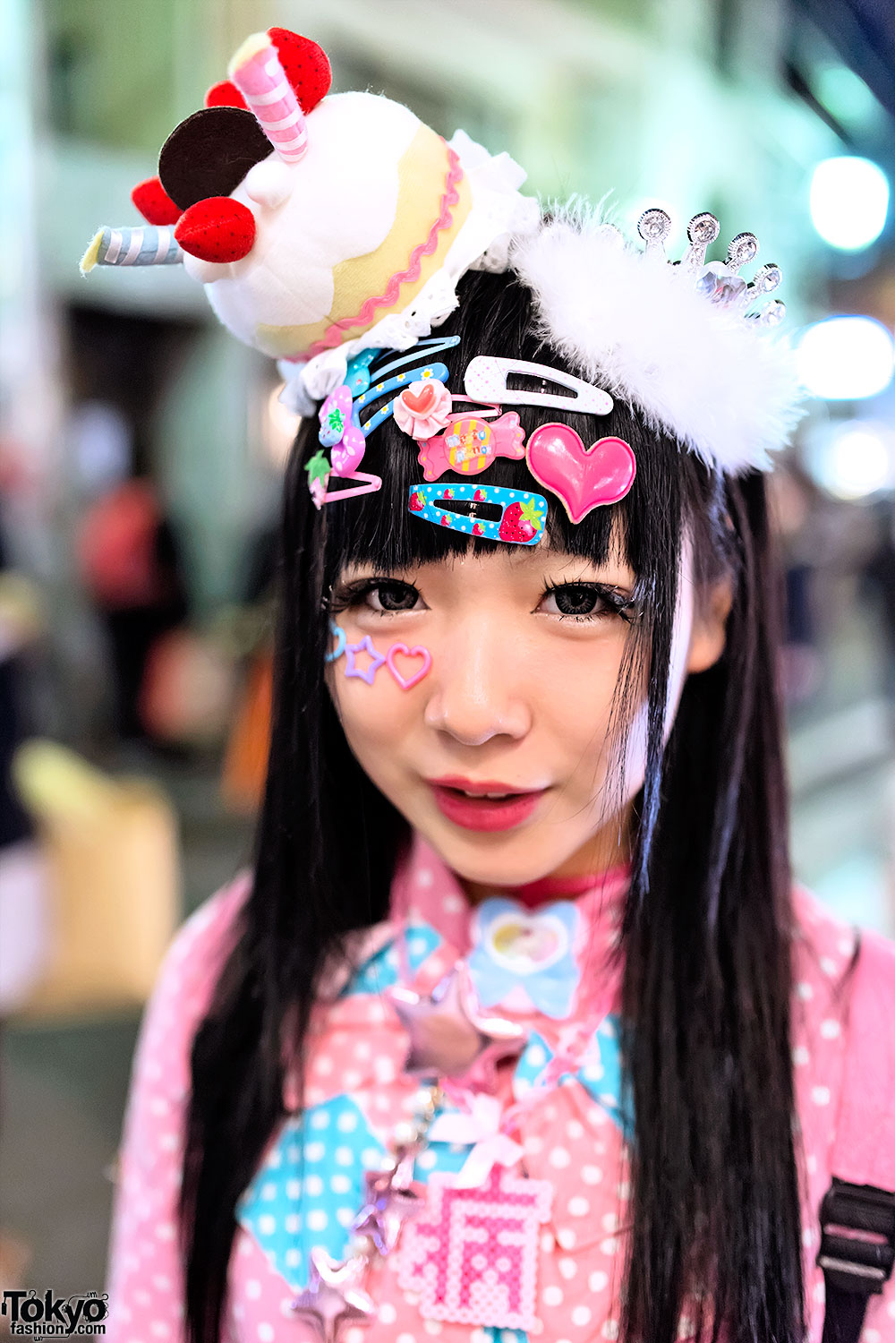 Harajuku Decora Girls w Tiaras Hello Kitty Care Bears