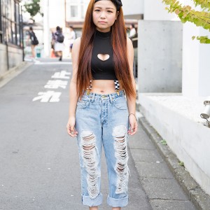 Fig&Viper Crop Top & Ripped Jeans