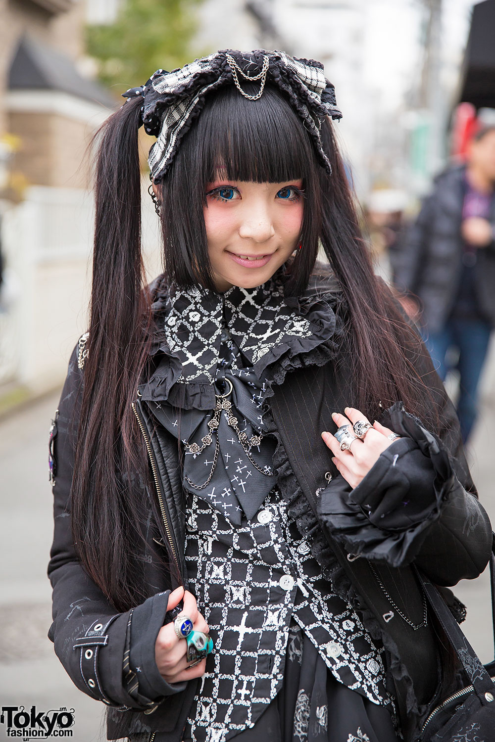 Harajuku Girls In Twin Tails And Dark Styles W H Naoto Putuyamo And Vivienne Westwood