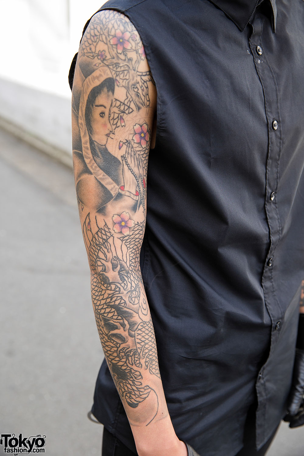 Tattooed Harajuku Guy in Black w/ Oz Abstract Jewelry ...