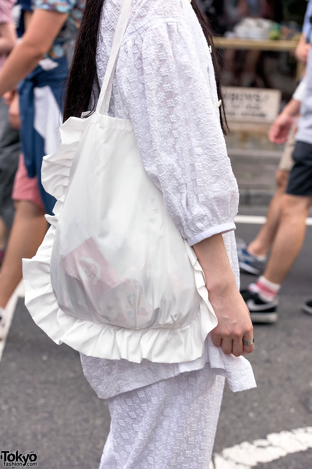 Harajuku Girl in tricot COMME des GARCONS, Tokyo Bopper & Vivienne Westwood