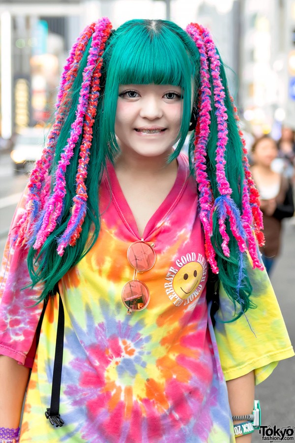 Harajuku Girls w/ Colorful Hair in Pokemon Fashion & Tie Dye