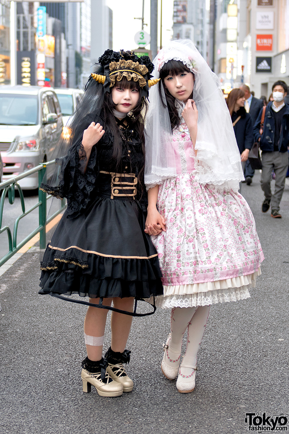 Gothic-Lolita-Fashion-Harajuku-20170319D508331.jpg