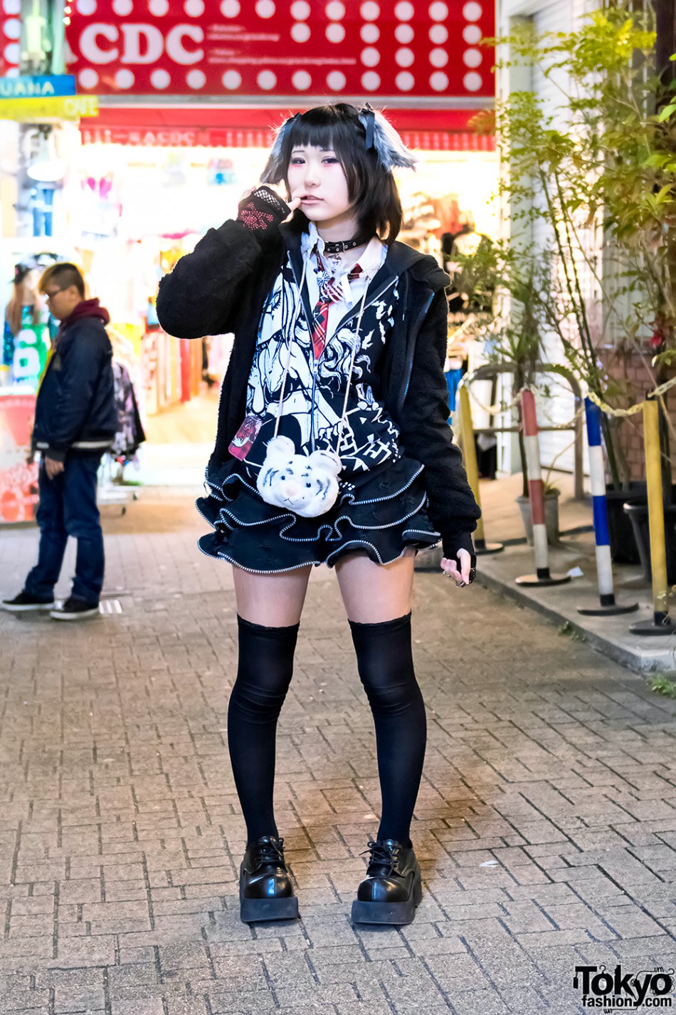 Harajuku Girl In Rock Style W Hypercore Acdc Rag Hellcat Punks