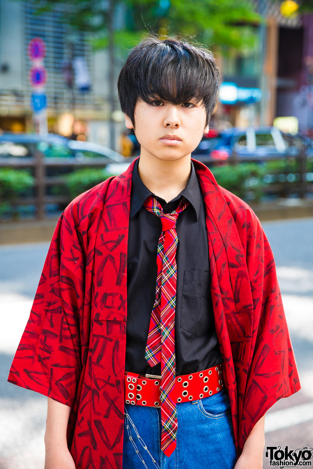 Harajuku Teen In Printed Kimono Coat Kinji Flared Jeans