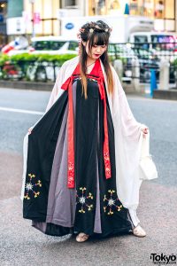 red and black hanfu