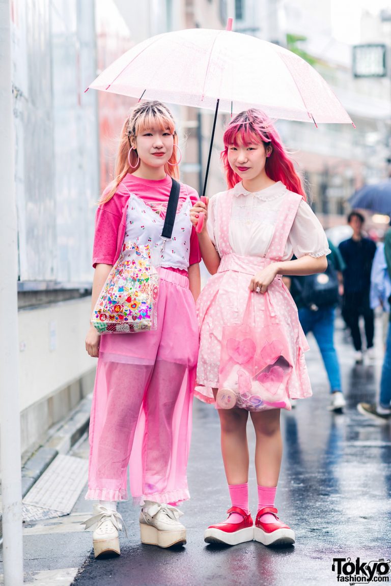 Japanese Twins In Kawaii Pink Harajuku Street Styles W Handmade Items