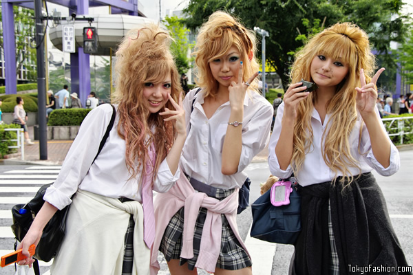 Blonde Japanese Schoolgirls In Shibuya Tokyo Fashion