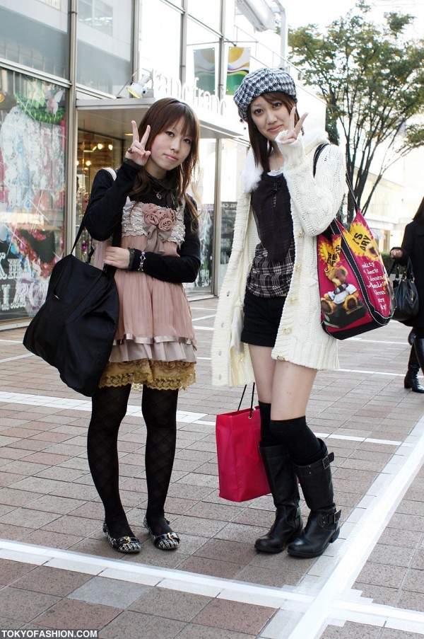 Japanese Girls in Shinjuku
