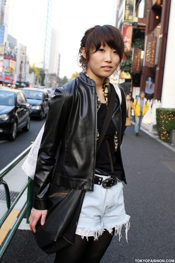 http://tokyofashion.com/wp-content/uploads/2010/01/TK-11-25-09-06-002-Harajuku-600x903.jpg