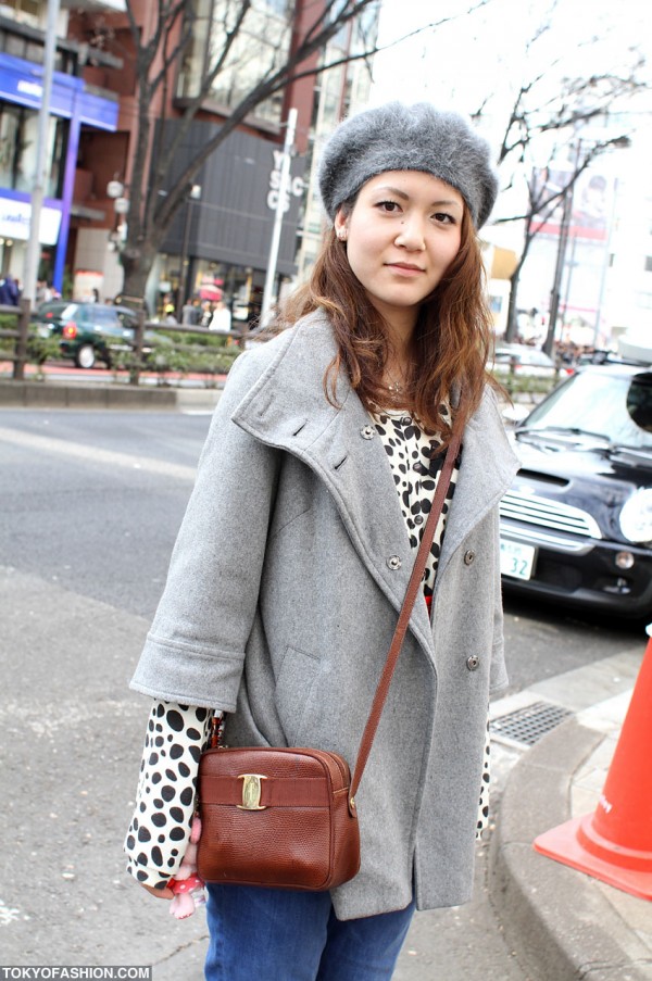 Japanese Girl w/ Beret & Ferragamo Bag in Harajuku – Tokyo Fashion