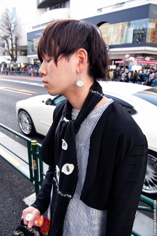 Tube Scarf, Hair Bow and Earrings in Harajuku – Tokyo Fashion
