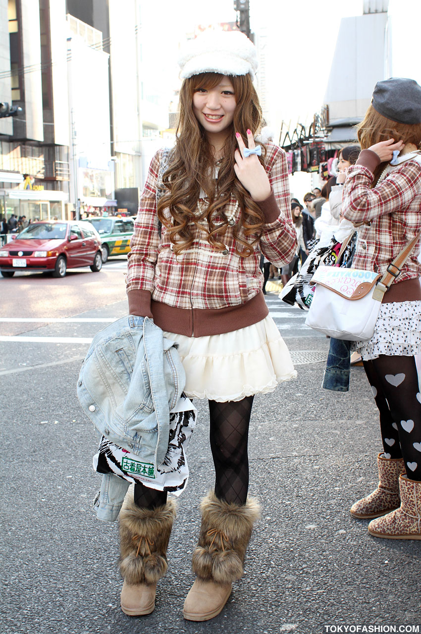 Girls in Liz Lisa Plaid Tops and Hats in Harajuku – Tokyo Fashion