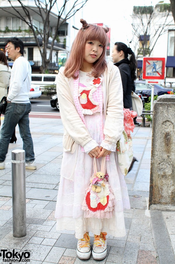 Pretty in pink with double odango buns in Harajuku