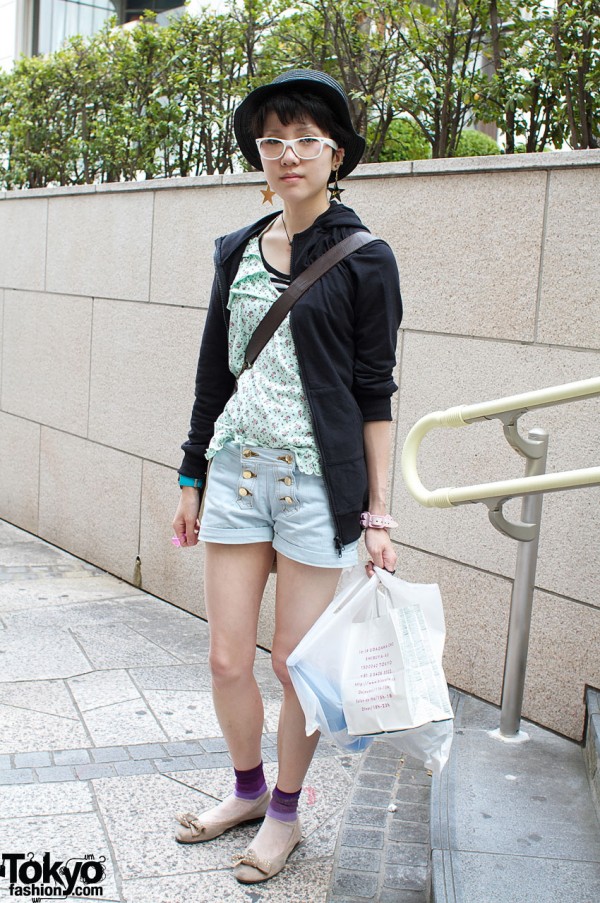 ANAP Top & Shorts with Straw Hat & White Glasses in Harajuku